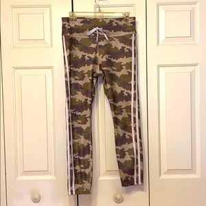 AVIA Athletic Camo Pull string Capri Pant